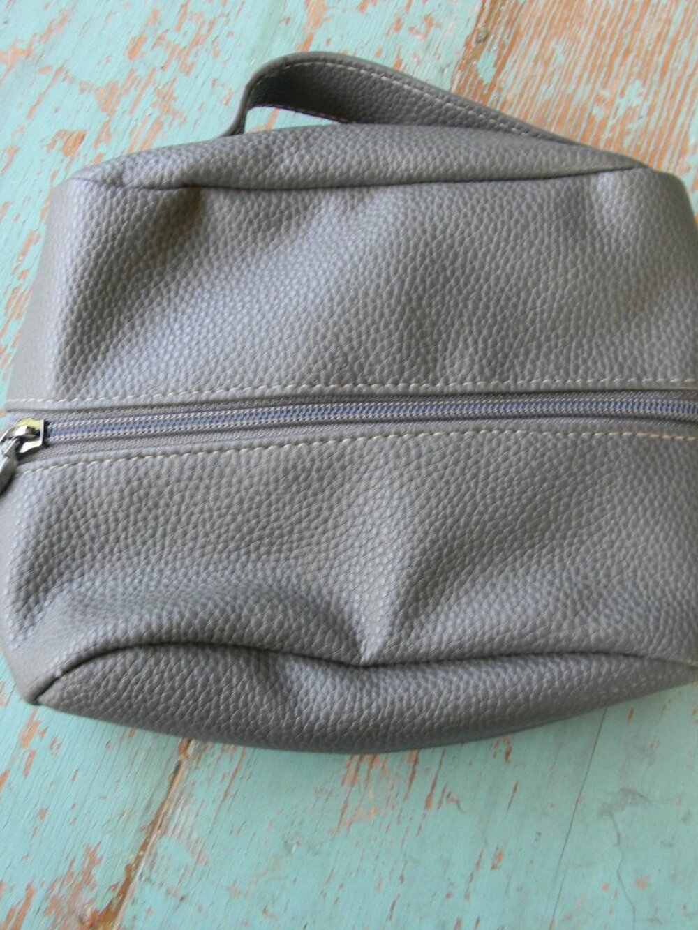 NEW Bvlgari  Emerites GRAY LEATHER  TRAVEL ZIP POUCH COSMETIC BAG TOILETRY